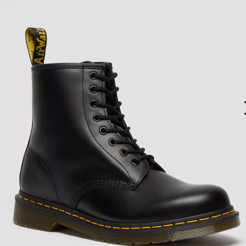 Dr Martens 1460 Smooth Leather Lace Up, black, women’s size 9
